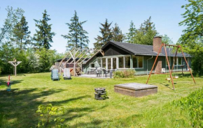 Lovely Home In Bording With Kitchen